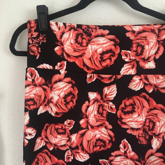 SOLD//////LLR / Cassie Pencil Skirt - Picture 3 of 6